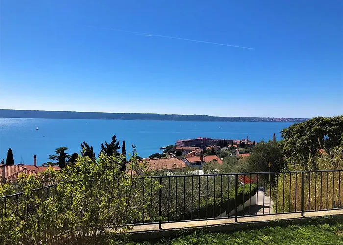 Apartma Beautiful Street - Sea View *